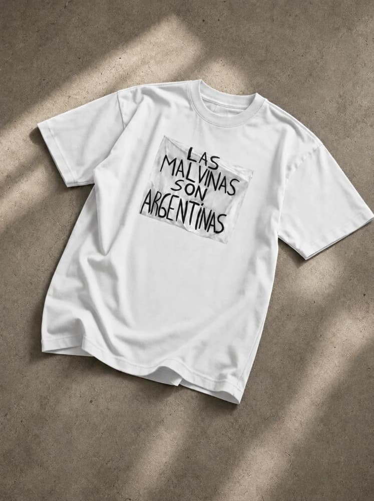 Remera Las Malvinas son Argentinas Blanca