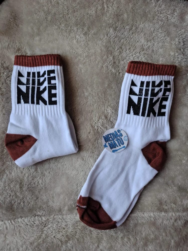 Medias blancas/marron tenis Nike