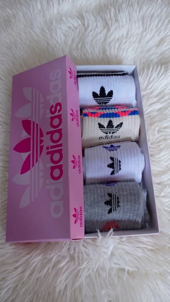 4 medias + caja