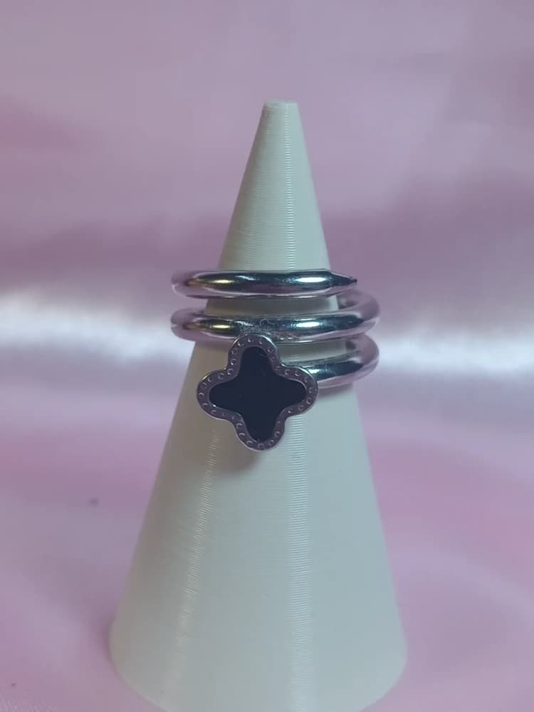 Anillo con flor