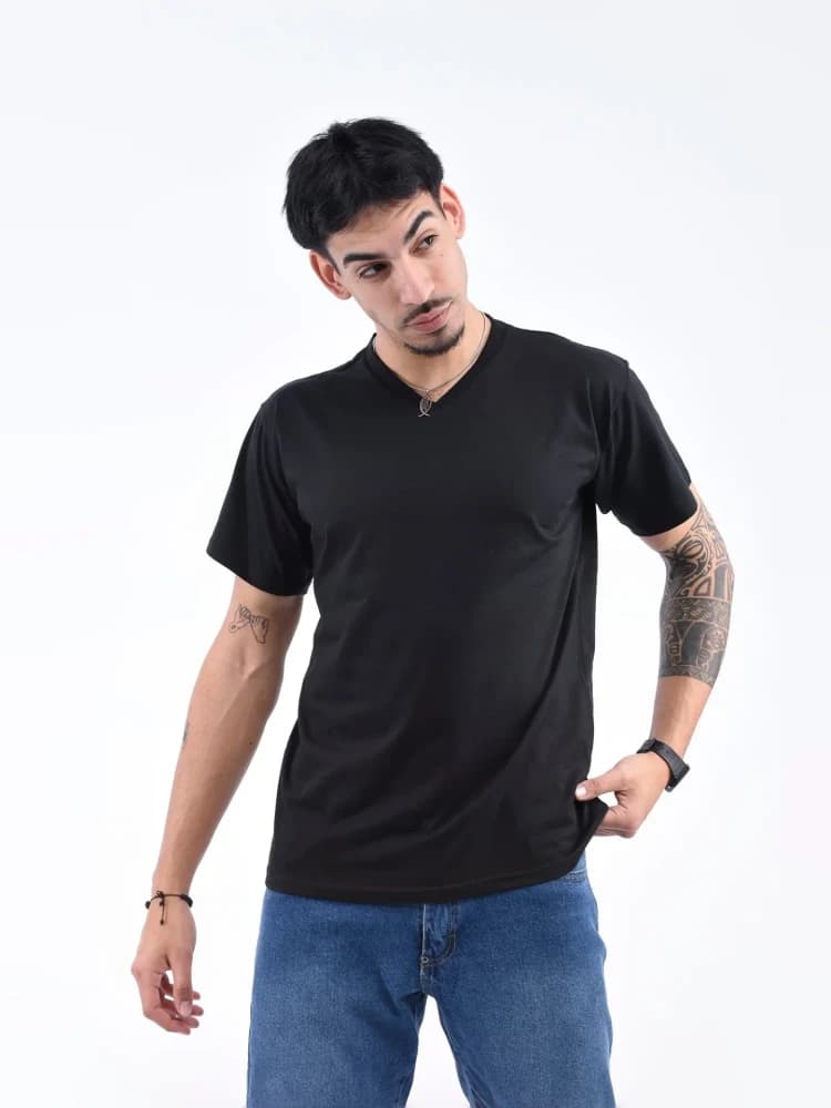 Remera Lisa Cuello V Hombre Algodón Premium 24.1