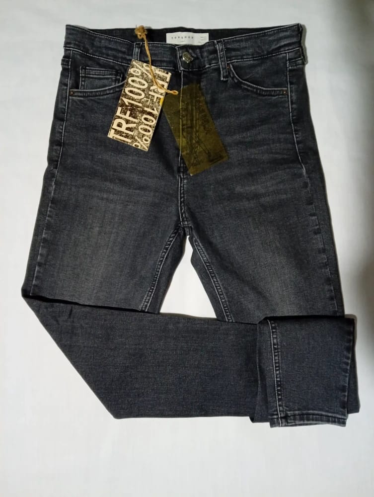Jeans color negro claro Talle 34