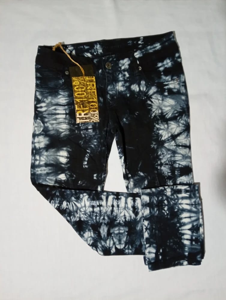 Jeans negro localizado Talle 38