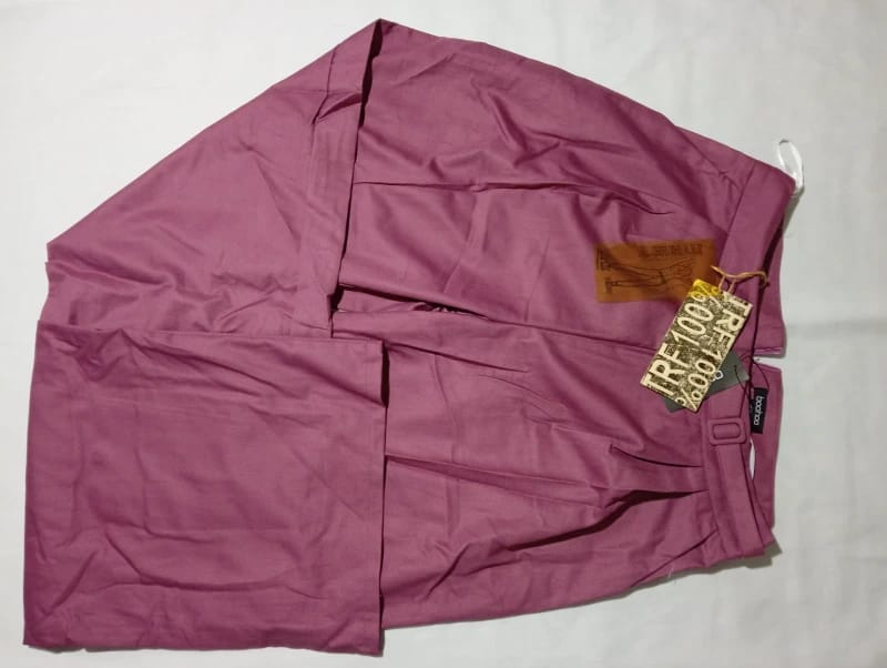 Pantalón fucsia Talle 40