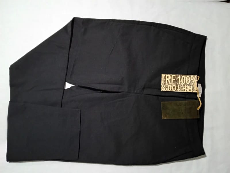 Pantalón negro Talle 42