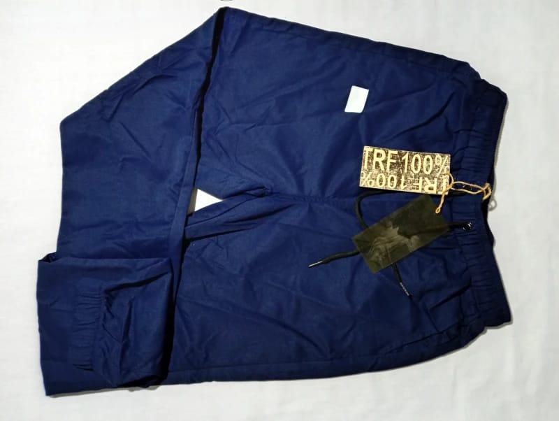 Pantalón azul Talle 46