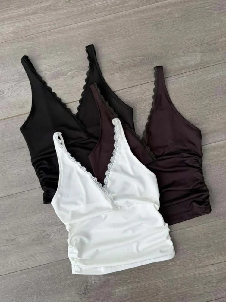 Top con puntilla frunce🪷