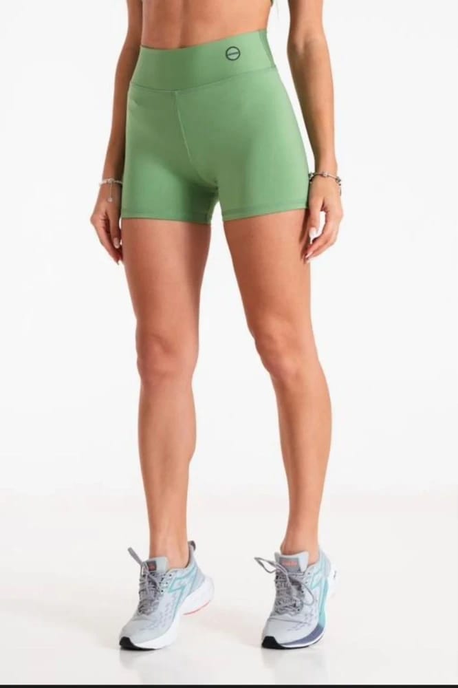 Short liso